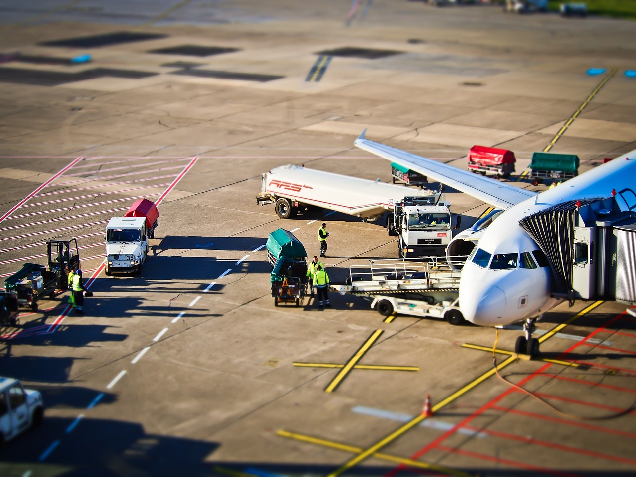 航空会社ラウンジの利用方法と特典は？