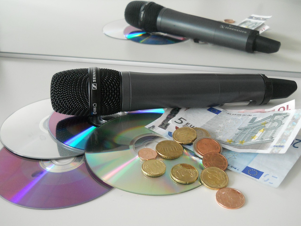 クレジットカードの海外利用にかかる手数料はどれくらい？