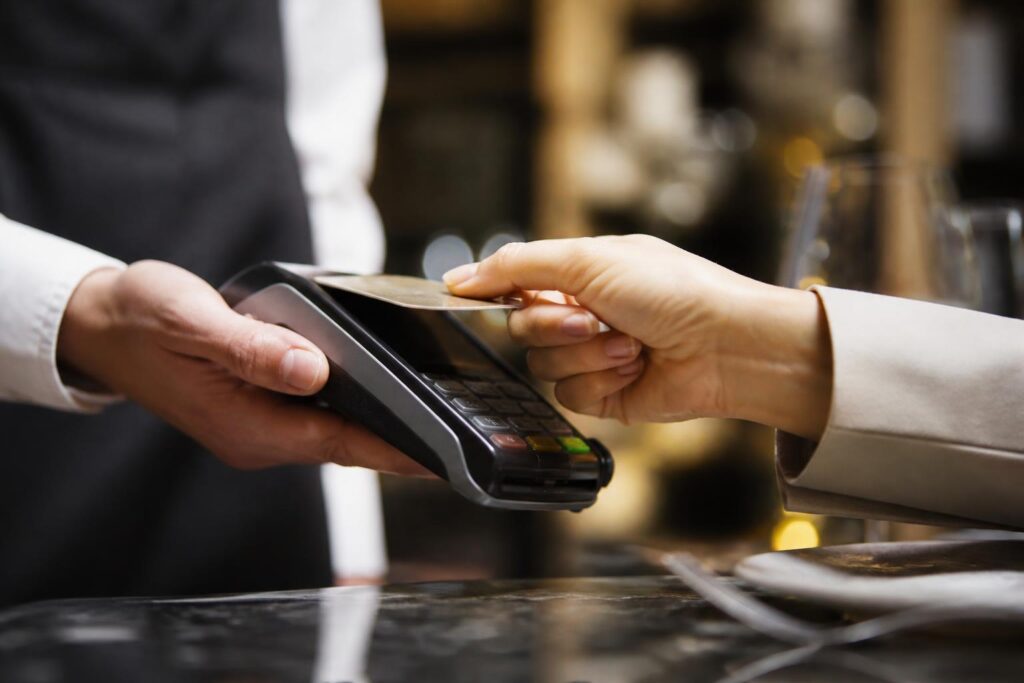 富裕層向けクレジットカードの家族カードとは？